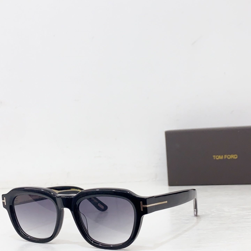 TOM FORD